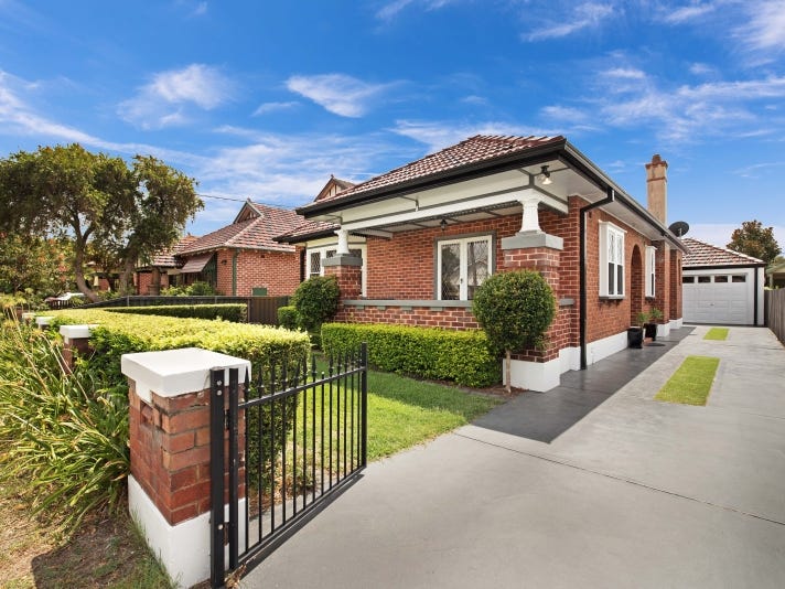 8 Corona Street, Hamilton East, NSW 2303