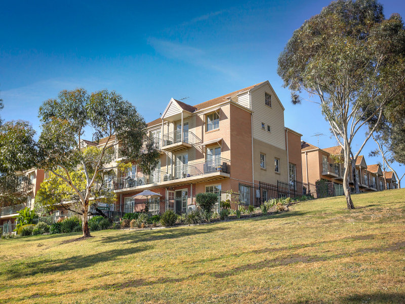 30/2 Ballarat Road, Footscray, Vic 3011 Property Details
