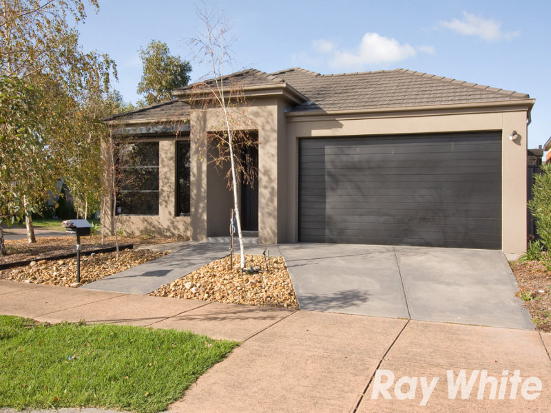 7 The Parkway, Pakenham, Vic 3810 Property Details