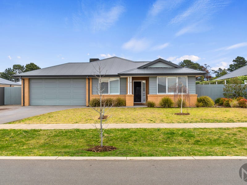 14 Maple Drive, Romsey, Vic 3434 - Property Details