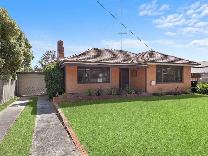 24 Ivanhoe Street, Wendouree, Vic 3355 Property Details