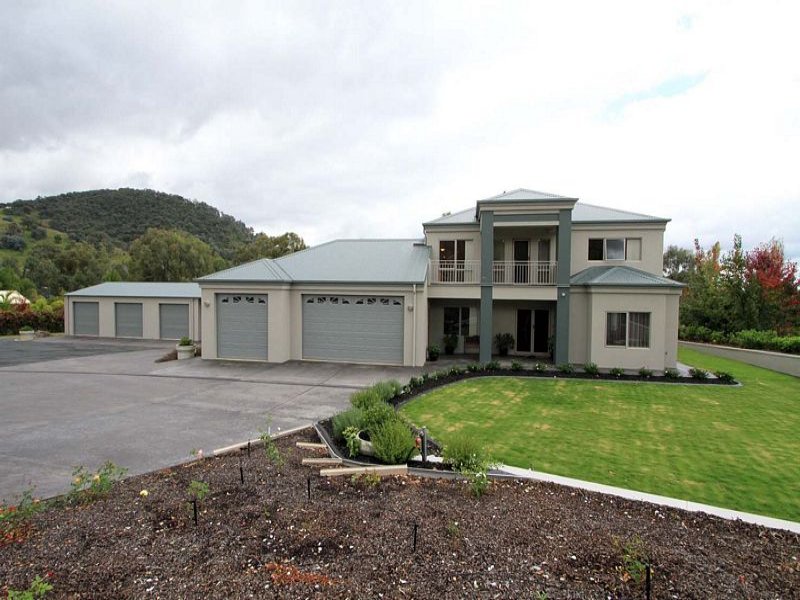 10 Innisfree Drive, West Wodonga, VIC 3690