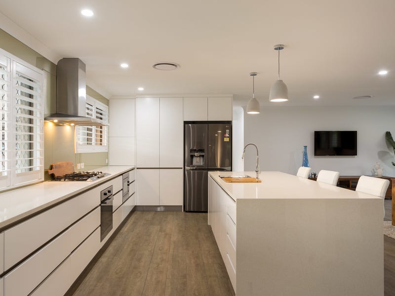 8 Daffodil Street, Tallebudgera, Qld 4228 Property Details