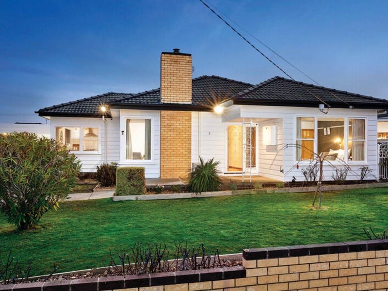 5 Hamlet Street, Wendouree, Vic 3355 Property Details