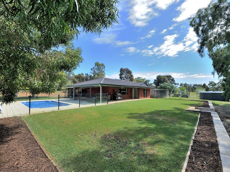381 Smith Road, Bullsbrook, WA 6084