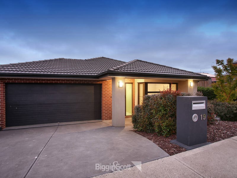 19 Denman Street, Officer, Vic 3809 Property Details