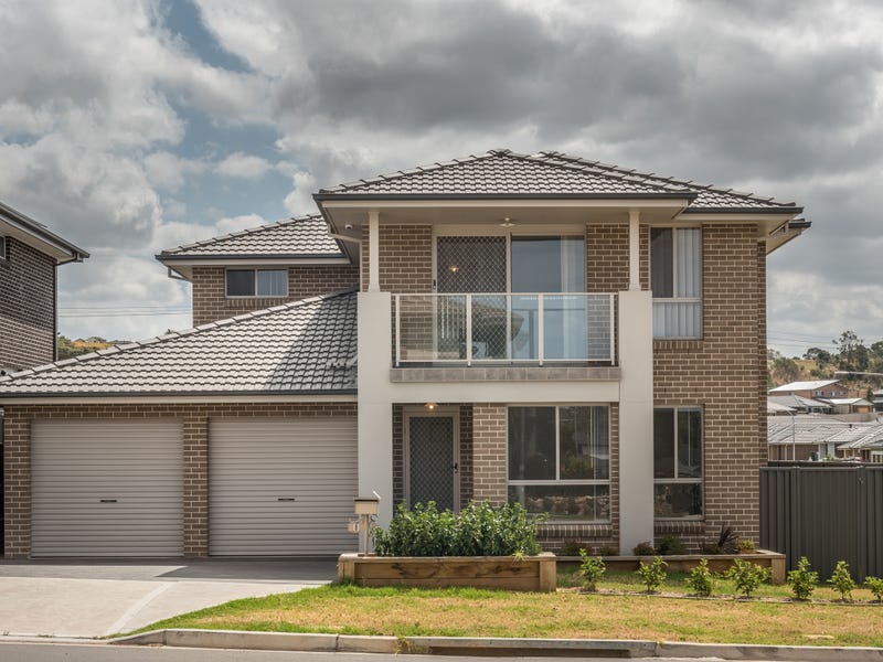 8 Kingsford Smith Avenue, Middleton Grange, NSW 2171