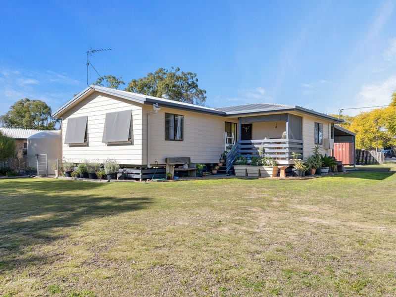 13 Cunningham St, Pittsworth, Qld 4356 House for Rent
