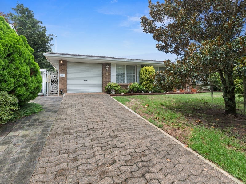 16 Edgewater Avenue, Green Point, NSW 2251