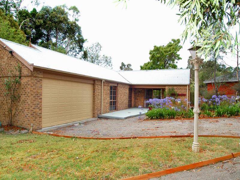 1012 Dalry Avenue, Park Orchards, VIC 3114