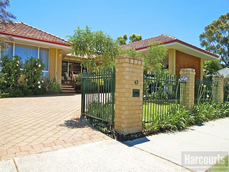 43 Yeovil Cres, Bicton, WA 6157