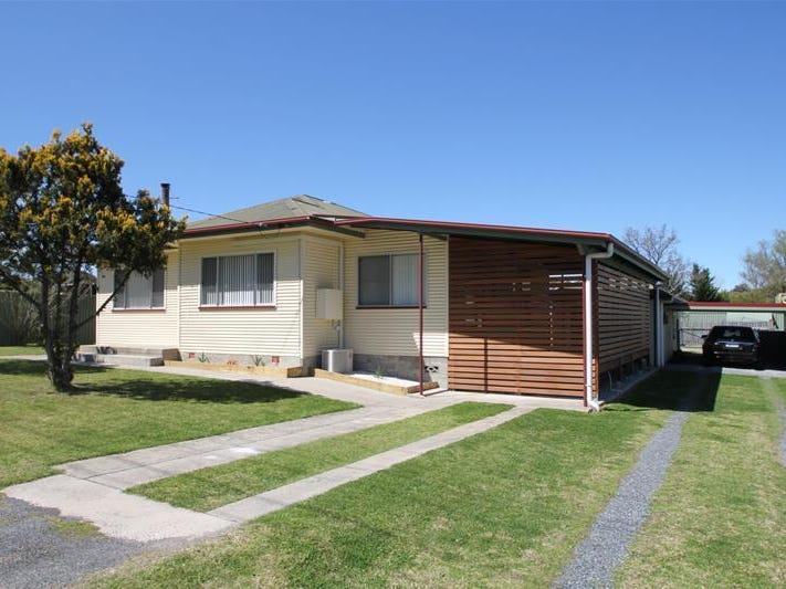 3 Clive Street, Tenterfield, NSW 2372