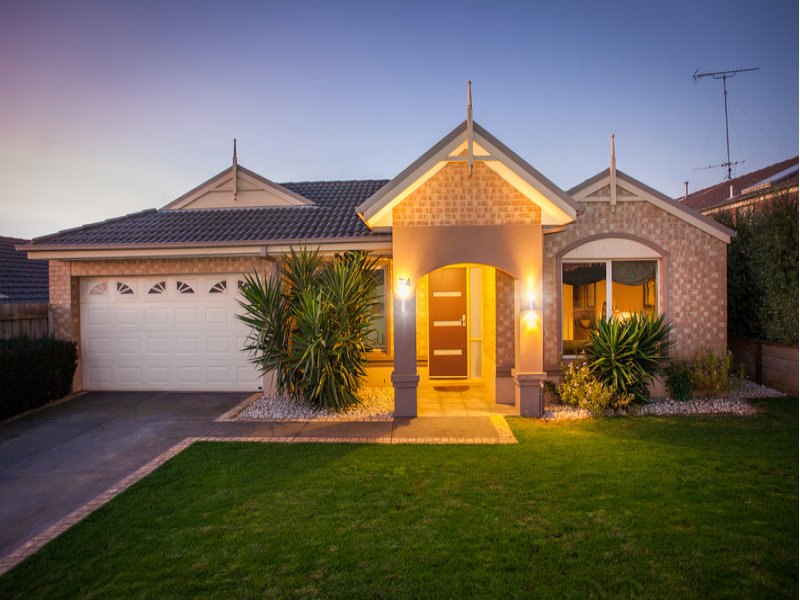 74 Cook Street, Drouin, VIC 3818