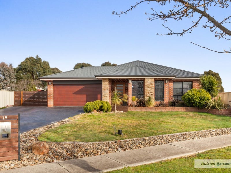 19 Sports Avenue, Kilmore, VIC 3764