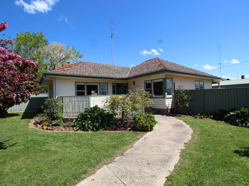 239 Dowling Street, Wendouree, VIC 3355