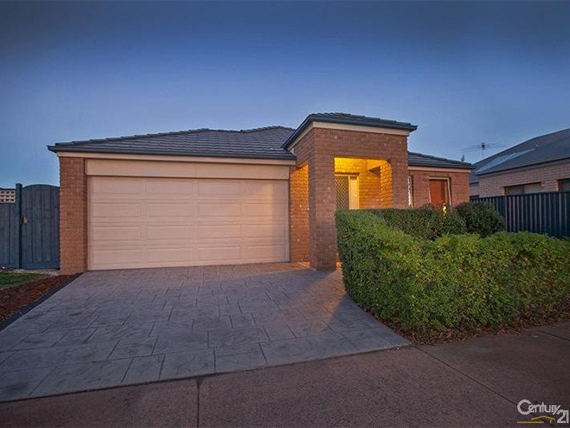11 Mallee Circuit, Pakenham, Vic 3810 Property Details