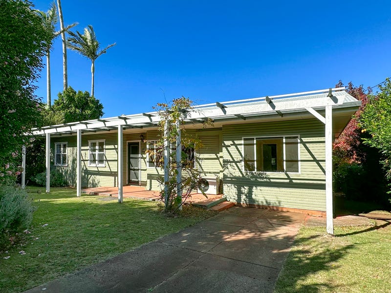 54B North Street, Mount Lofty, QLD 4350