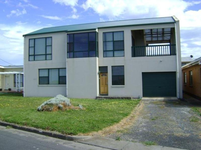 83 Sea Parade, Port Macdonnell, SA 5291