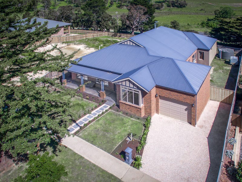 24 Dumbarton Way, Gisborne, Vic 3437 Property Details