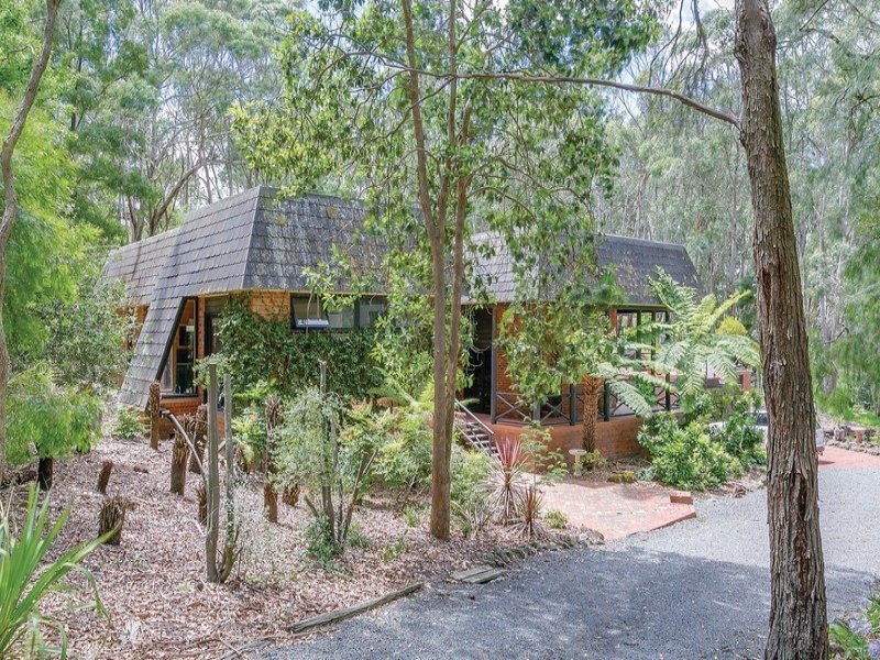 9 Fisken Road, Mount Helen, VIC 3350