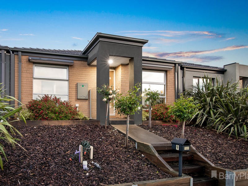 9 Harrison Way, Pakenham, Vic 3810 House for Sale