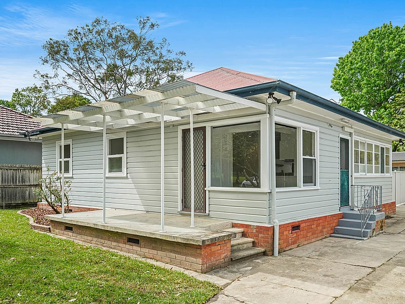 61 Renwick Street, Wyoming, NSW 2250