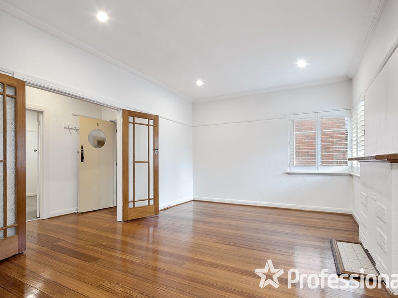 2/27 Eildon Road, St Kilda, VIC 3182