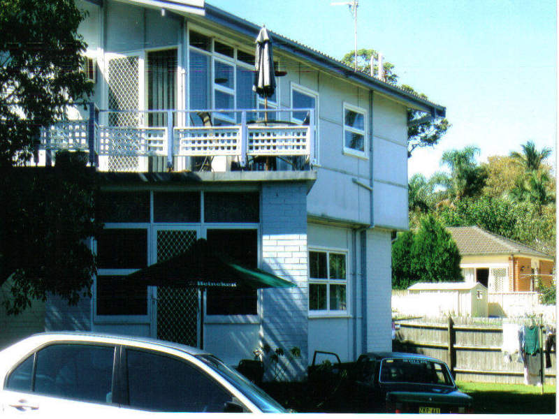 2 Noonan Point Avenue, Point Clare, NSW 2250