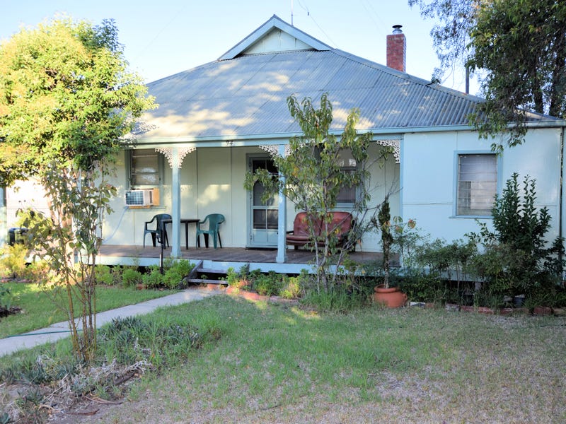 94 McKenzie Street, Deniliquin, NSW 2710 Property Details