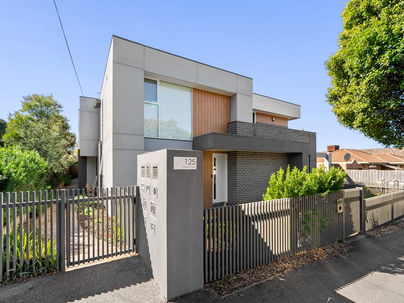 2/125 Darebin Road, Thornbury, Vic 3071 Townhouse for Sale