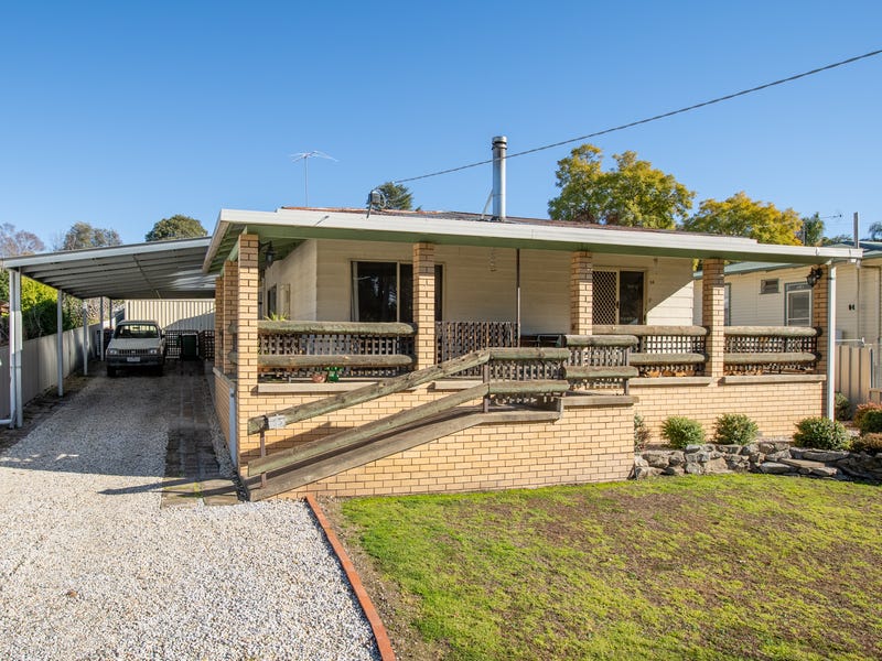 55 QUEEN ELIZABETH DRIVE, Tallangatta, Vic 3700 House for Sale