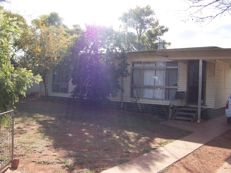 27 Mopone Street, Cobar, NSW 2835