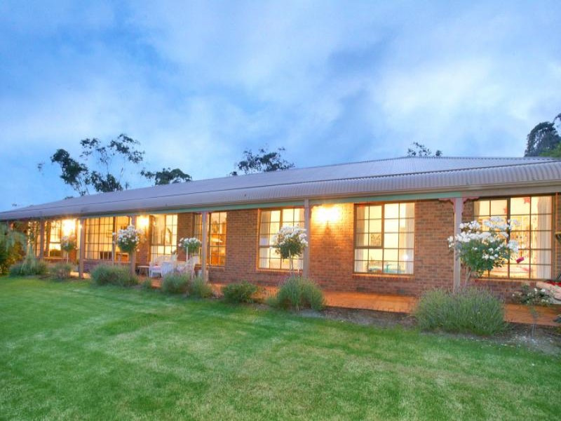 12 Blackwood Drive, Wonga Park, VIC 3115