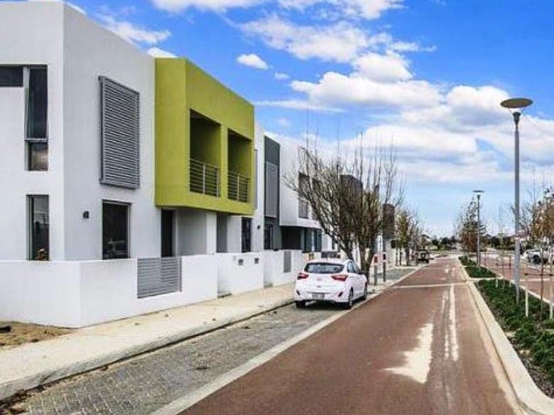 172 Boardwalk Boulevard, Halls Head, WA 6210