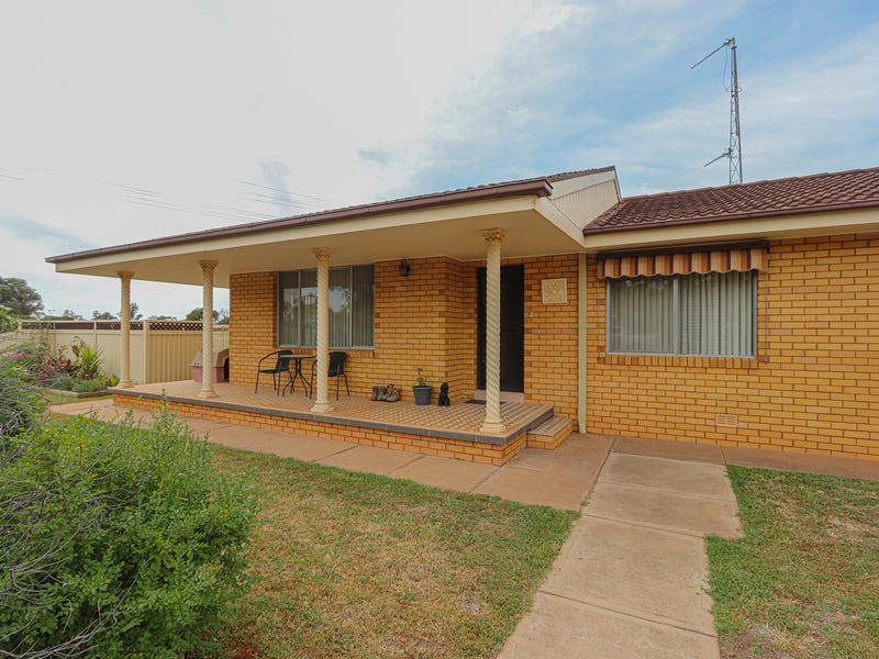 12 Creswell Street, West Wyalong, NSW 2671 House for Sale