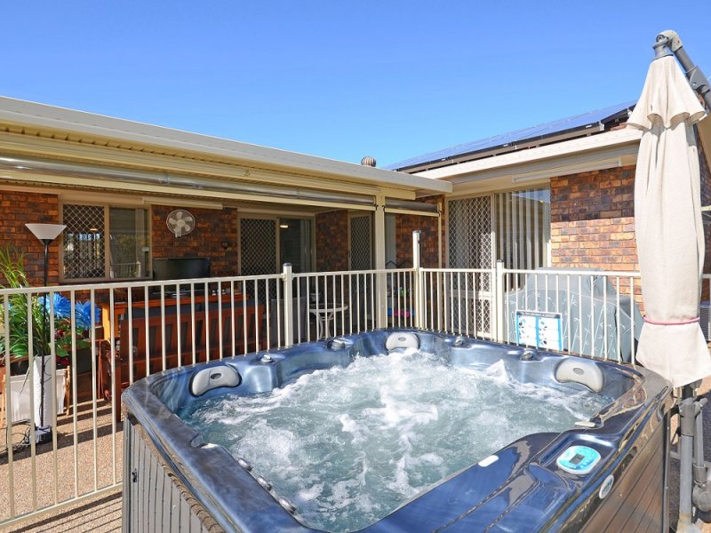 4 Carrie Court, Torquay, Qld 4655 Property Details