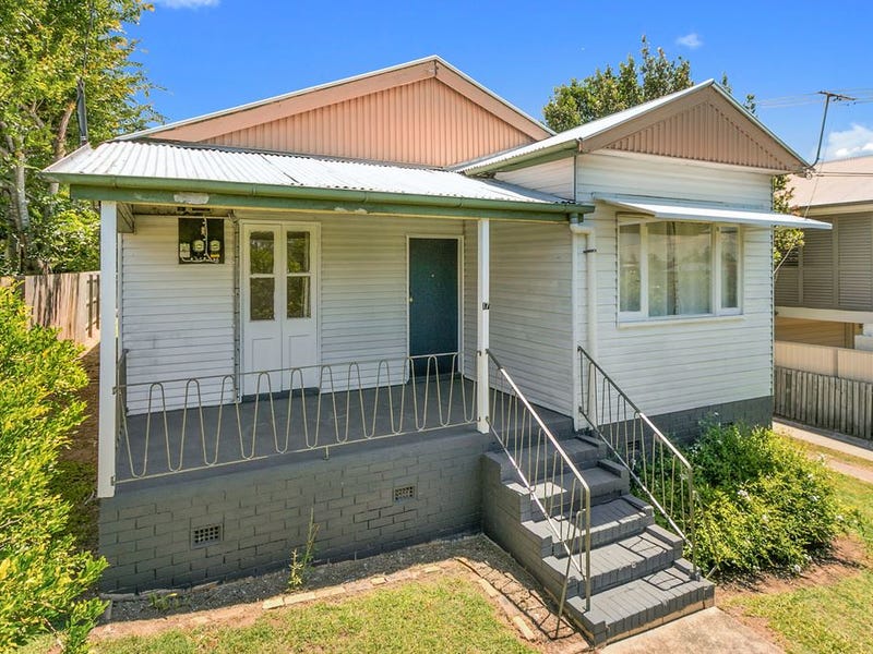 17 Stanley Road, Camp Hill, Qld 4152