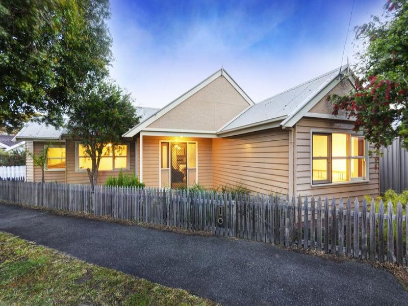 30 St Albans Road, East Geelong, VIC 3219