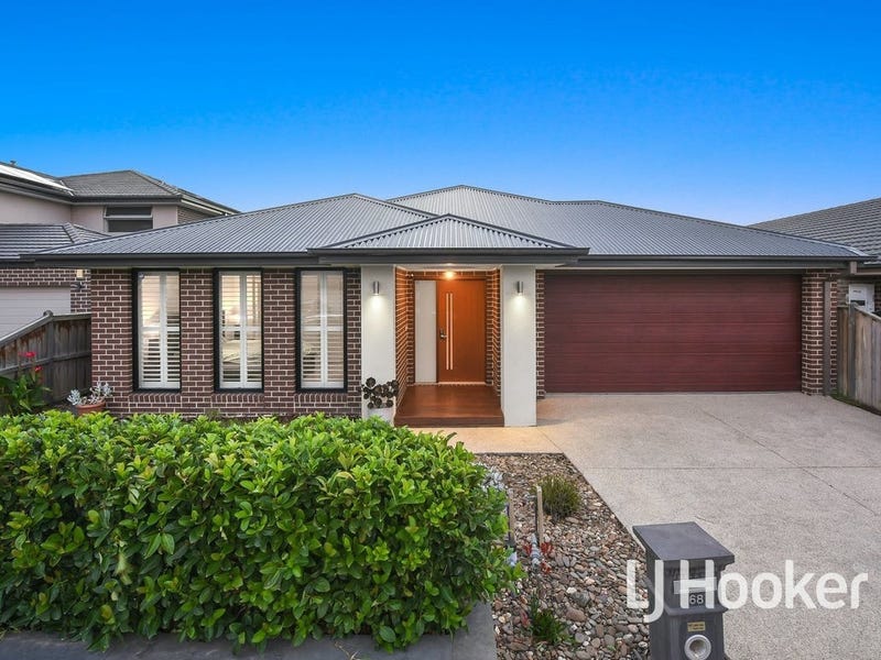 68 Brocker Street, Clyde North, VIC 3978 - realestate.com.au