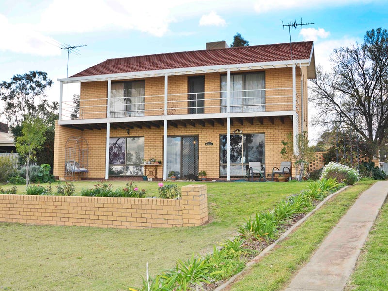 33 Riverview Drive, Dareton, NSW 2717