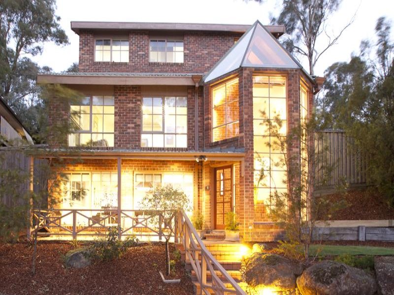 66 Corowa Crescent, Greensborough, Vic 3088 Property Details