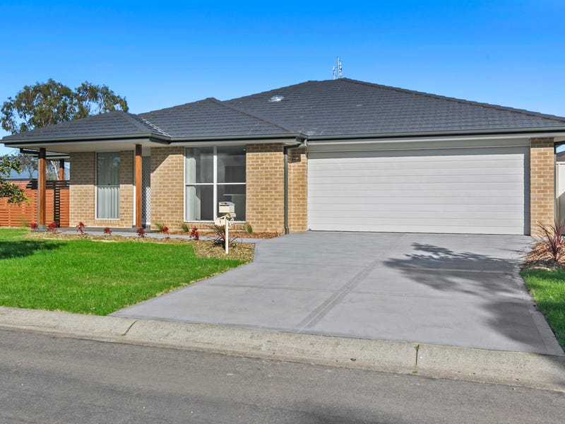 1 Yallimbah Avenue, Tanilba Bay, NSW 2319