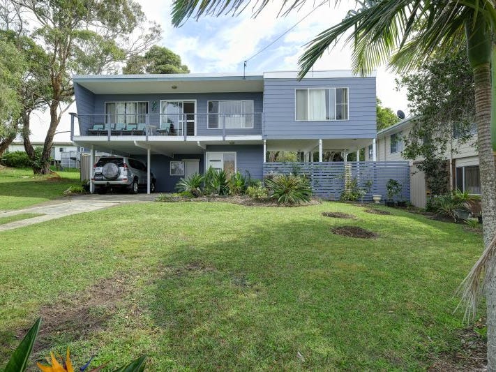 13 Escapade Avenue, Diamond Beach, NSW 2430