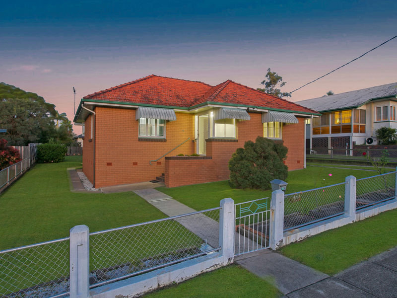 74 Dorothea Street, Cannon Hill, QLD 4170
