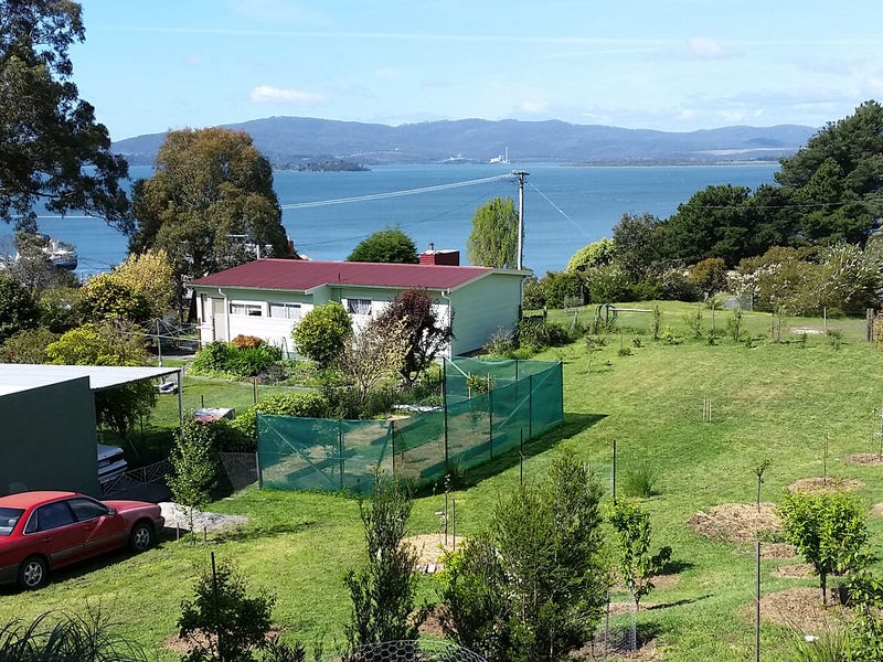 77 Robert Street, Beauty Point, TAS 7270