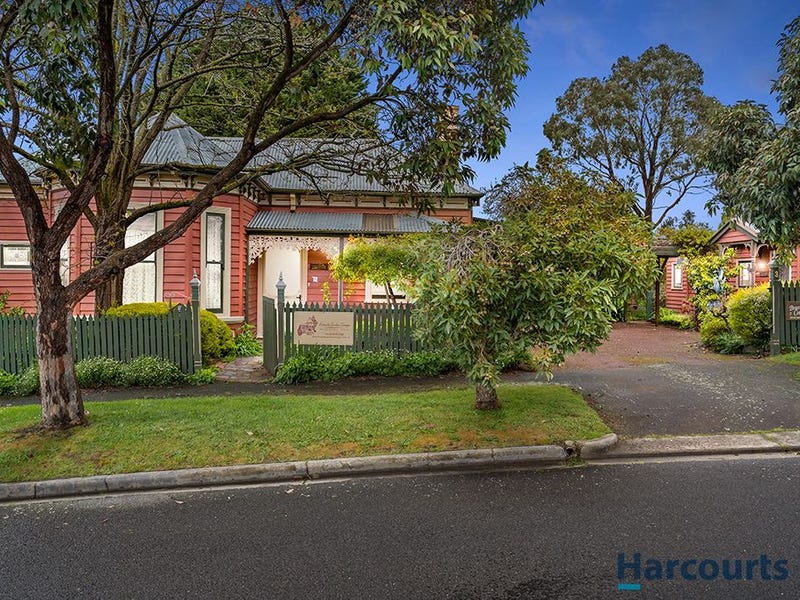 3 Albion Street, Golden Point, Vic 3350