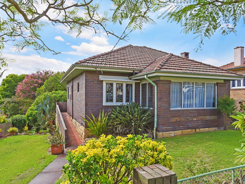 8 Miller Avenue, Hornsby, NSW 2077