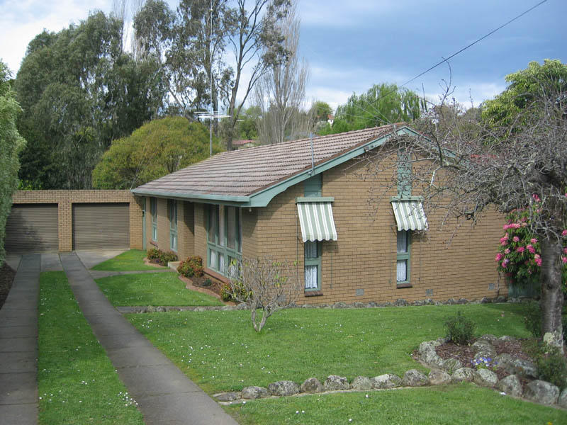 98 Bowen Street, Warragul, Vic 3820 Property Details