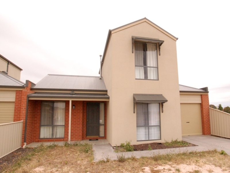 3/9 McTavish Boulevard, Horsham, Vic 3400 Property Details