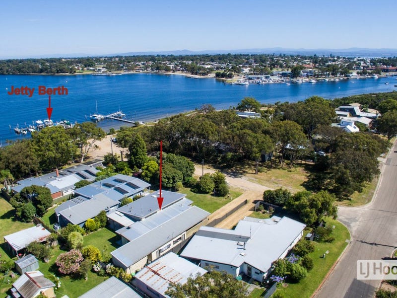 3 Third Parade, Raymond Island, VIC 3880